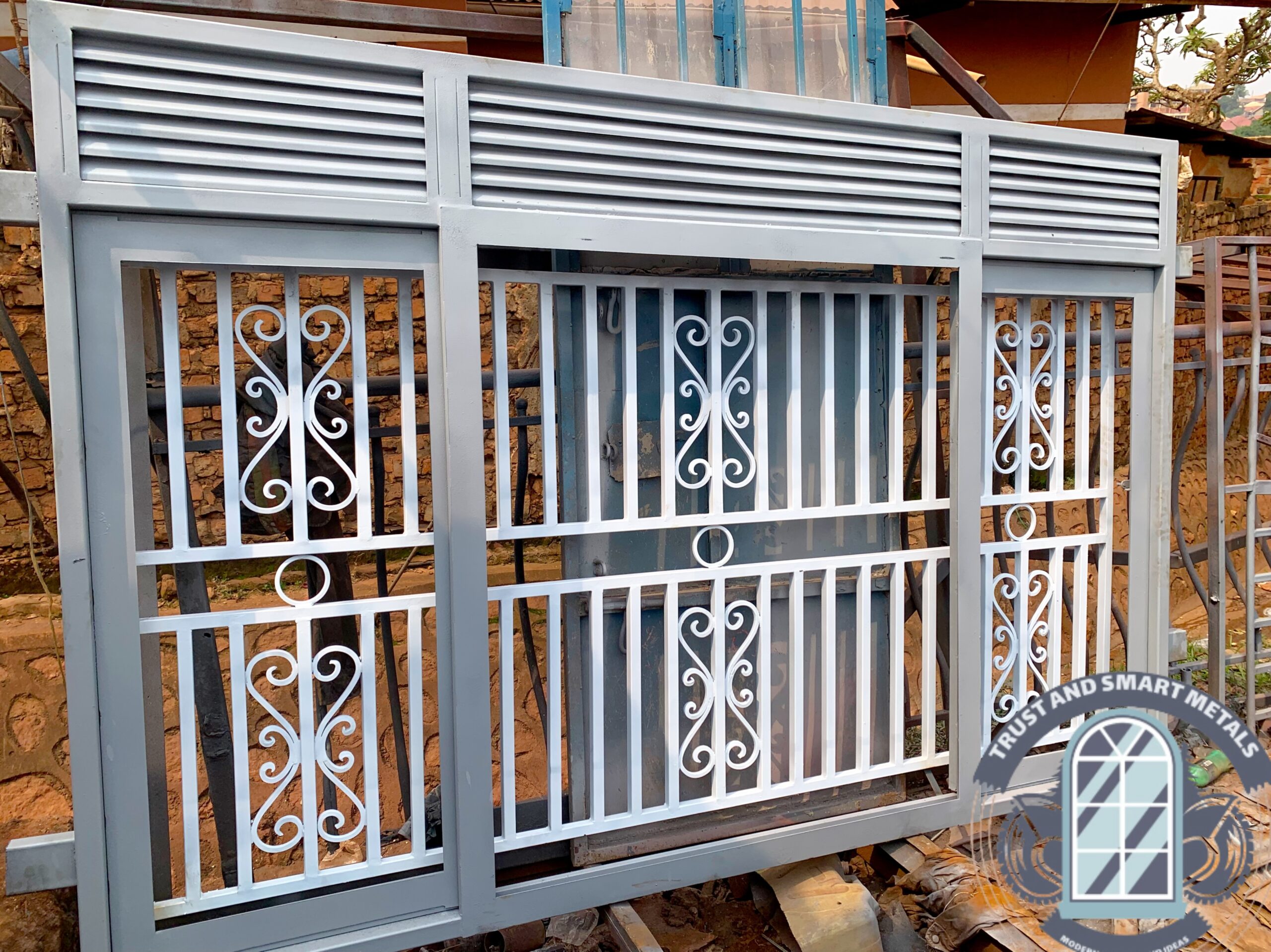 Main sliding window