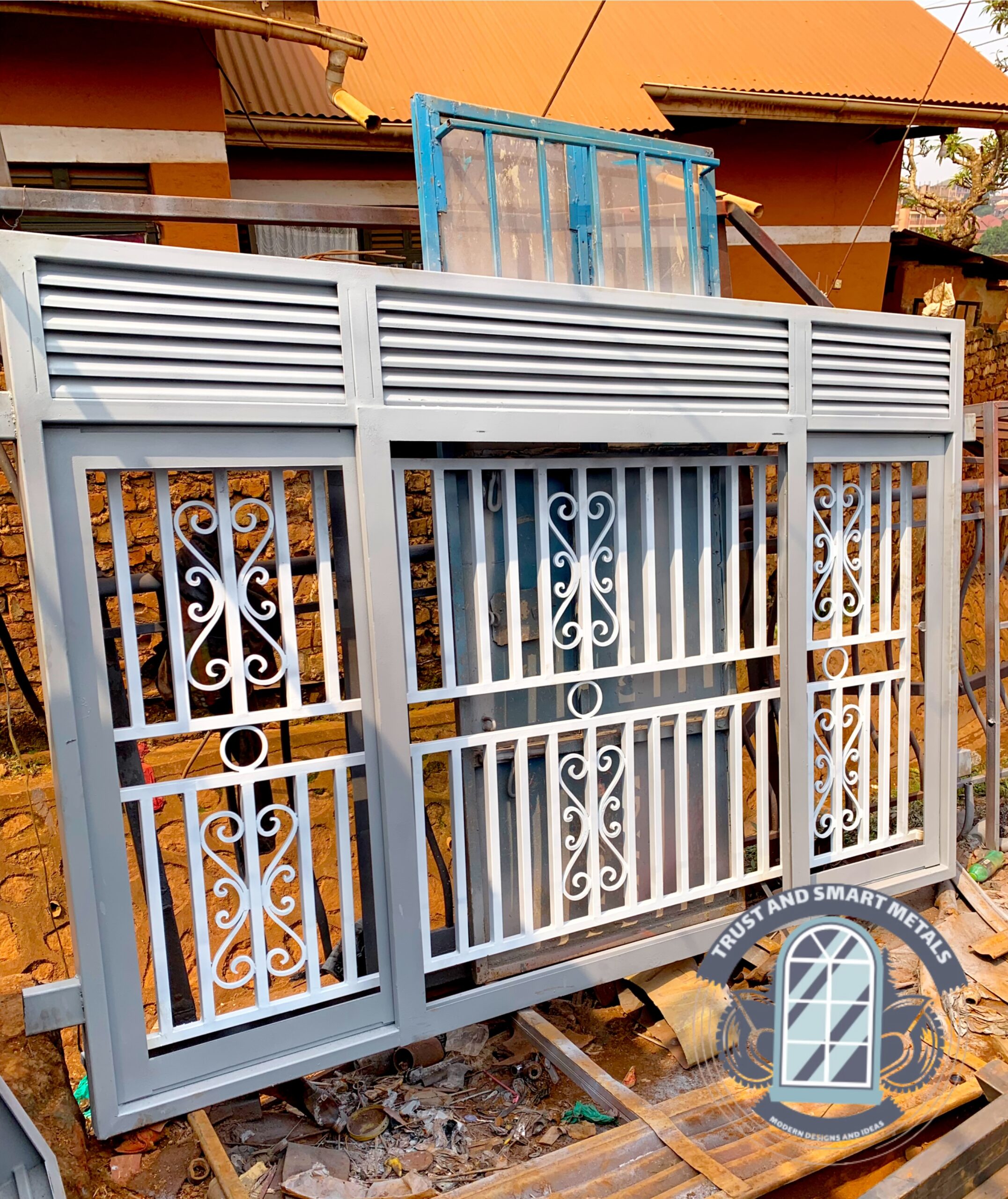 Main sliding window