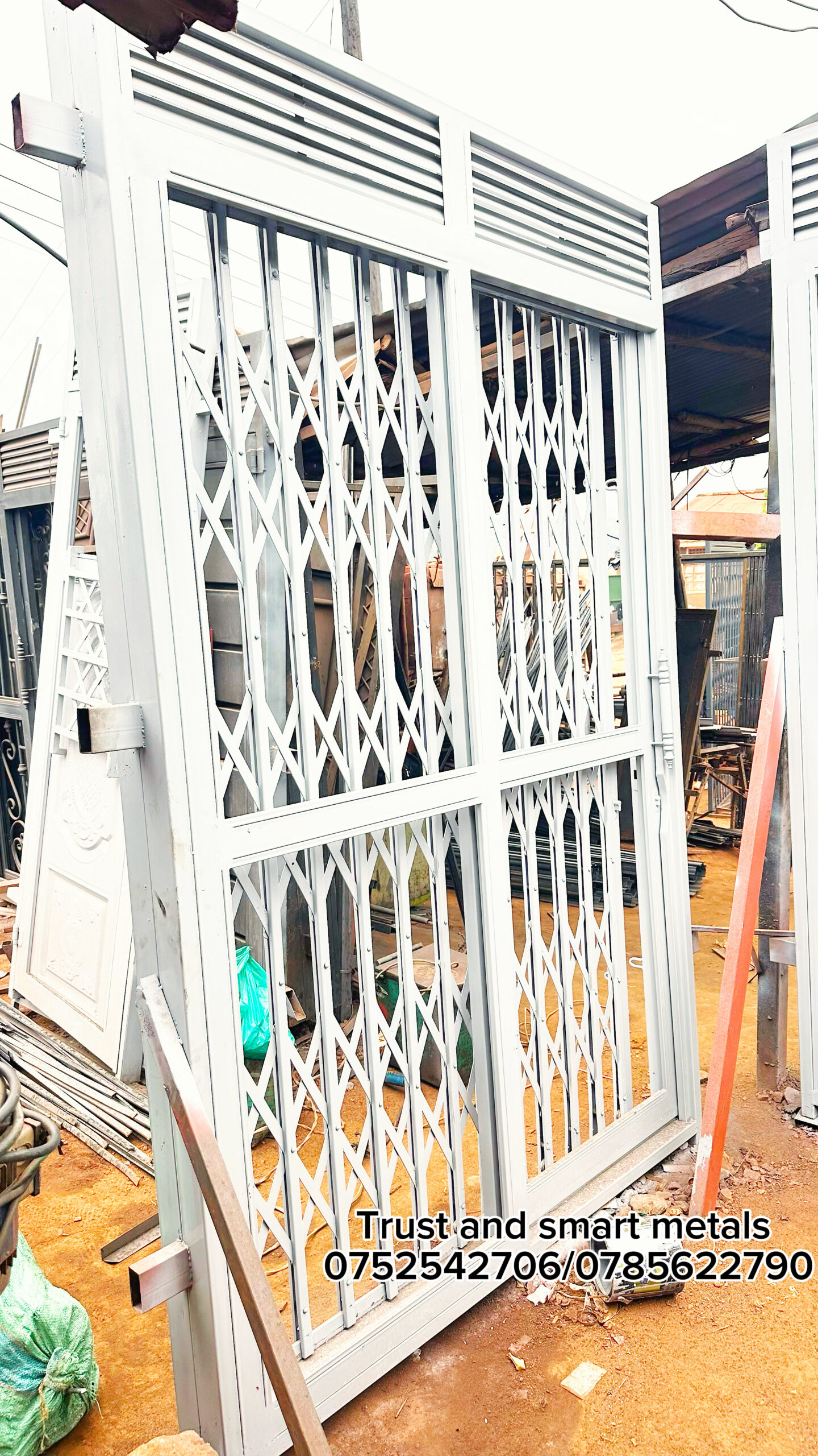 Collisipable Expandable Door